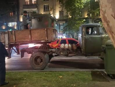 «Հրապարակ». «Սանիթեքը» սկսել է հավաքել իր աղբամանները. Դրանք հանձնելու է բանկին