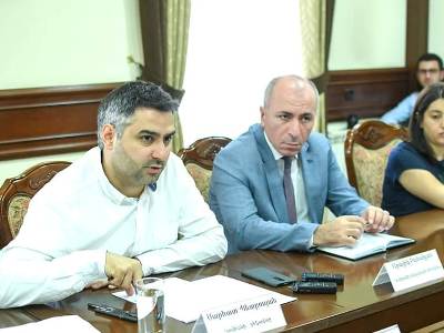 Замглавы Комитета кадастра недвижимости Араик Саакян освобожден от занимаемой должности