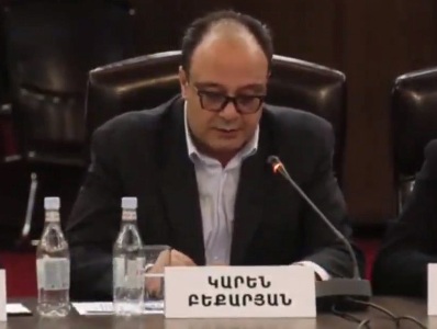 Бекарян: Власти Армении категорически не желают брать на себя ответственность в вопросе Арцаха