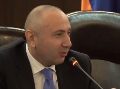 Հայաստանն ապրում է քաղաքական եւ տնտեսական ականապատ դաշտում. փորձագետ