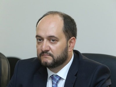 Министр образования Армении поздравил учащихся с Международным днем студентов