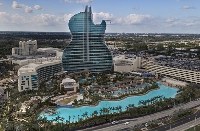 Во Флориде открылась первая в мире гостиница в форме гитары