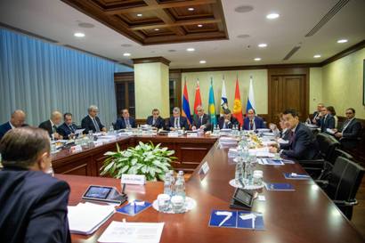 Eurasian Economic Commission Board holds session in Moscow