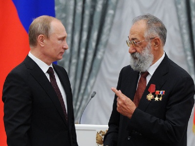Russia’s Putin awards Artur Chilingarov with Order of Merit for Homeland