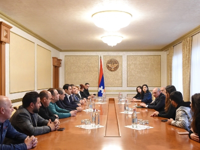 Բակո Սահակյանն ընդունել է մի խումբ հայ գործարարների