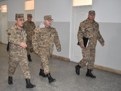 Armenian army's general staff chief visits military unit