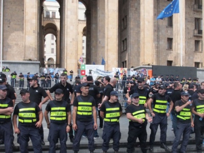Police block territory near Georgian parliament
