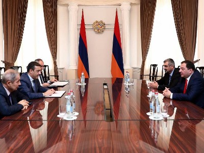 Armenian acting NSS chief receives Georgian delegation