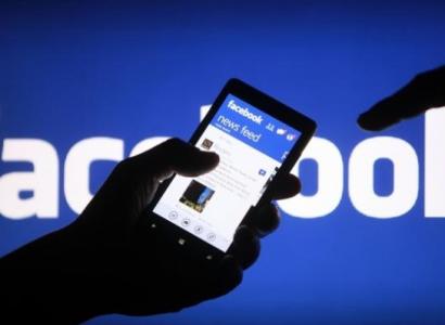 Facebook дозволит передавать фото и видео в другие сервисы