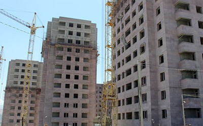 Man, 25, falls from Yerevan building under construction, dies en route to hospital