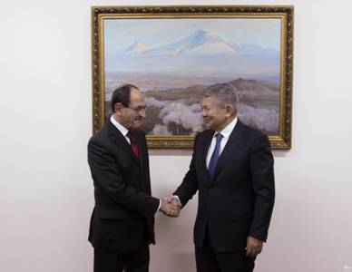 Newly appointed Ambassador of Kyrgyz Republic hands over copies of credentials to Armenia Deputy FM