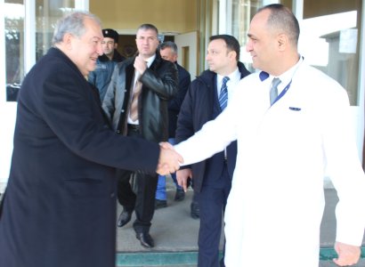 Armenia president visits newborns in Gyumri (PHOTO)