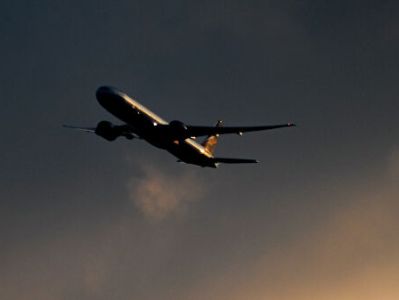 В Бразилии самолет совершил экстренную посадку после рождения на борту ребенка