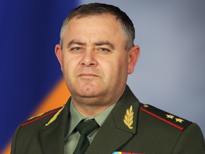 Armenian army's general staff chief leaves for Saint Petersburg