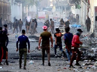 Iraqi protesters lynch teenager
