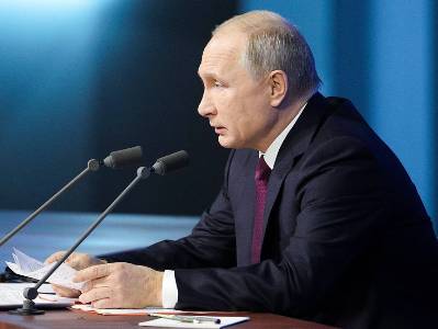 Путин начал традиционную большую пресс-конференцию с приветствия журналистов