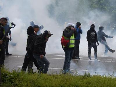 50 hooligans organize disturbances on streets of France's Grasse