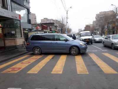Կայանատեղիների «գեներալները». Երբ անձնական հարմարավետությունն ամեն ինչից վեր է (ֆոտո)