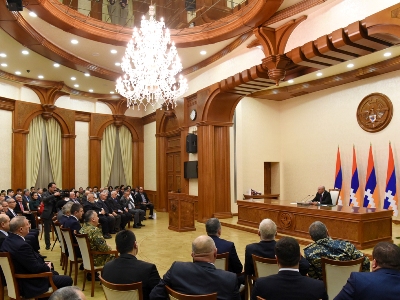 «Արցախի մարզիկները լուրջ հաջողությունների են հասել». Բակո Սահակյանը պարգեւատրել է մարզիկներին