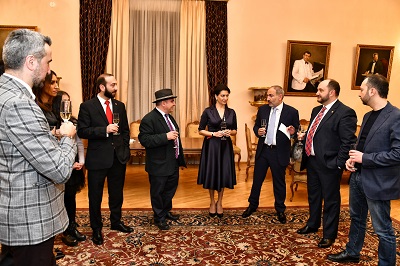 Սրանից հետո՝ խնդրում եմ այլեւս չասեք, թե Հայաստանում արվեստը պահանջարկ չունի. Փաշինյան