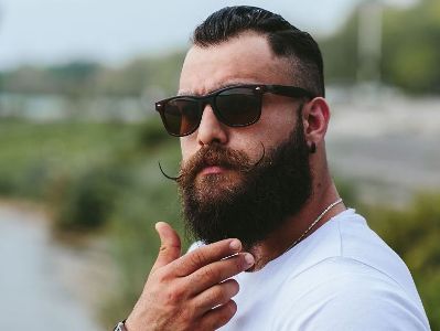 Женщин привлекают бородатые мужчины