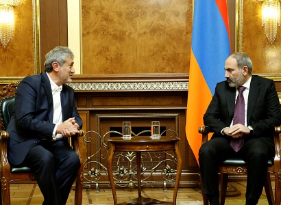 Armenia PM receives famous astrophysicist Garik Israelian