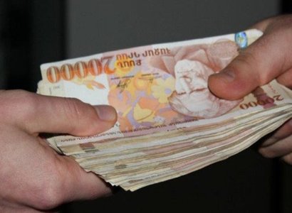 Շորթում. ծանոթ կինը տղամարդուց պարբերաբար գումար է պահանջել՝ արատավորող տեղեկություններ հրապարակելու սպառնալիքով