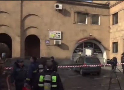 МЧС: Пожар в доме прессы в Ереване локализован