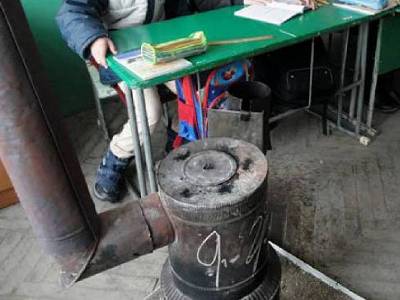 Կոտայքում ունենք դպրոցներ, որտեղ դեռեւս ջեռուցումն իրականացվում է գազի, փայտի վառարաններով․ մարզպետ