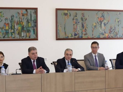 Armenia FM presents country's foreign policy priorities to students