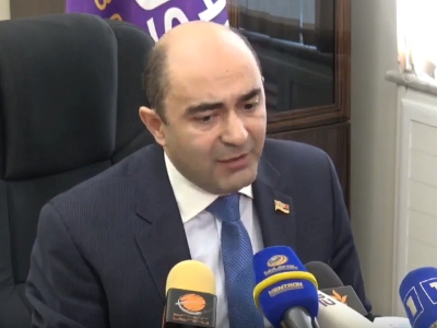 Խորհրդարանն ունի երկու հատ ատամ, մնացած բերանը դատարկ է, այդ երկու ատամն էլ այսօր ջարդեցին. Մարուքյան
