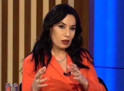 Իրական ու ֆեյք հայհոյանքից մինչև ավտոմատի կրակահերթ. Նաիրա Զոհրաբյան