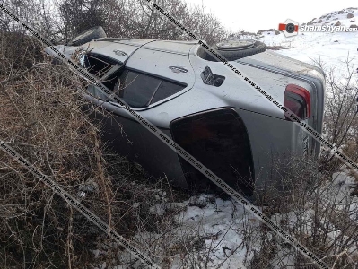 Գեղարքունիքում Mercedes-ը բախվել է քարերին, ծառերին եւ շրջվել. 3-ամյա տղան տեղում մահացել է, կան վիրավորներ (ֆոտո)