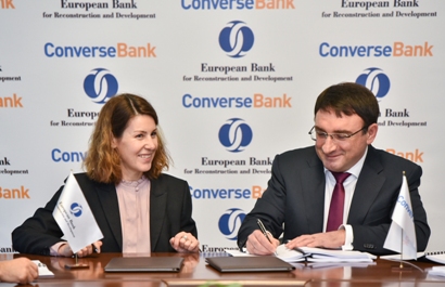 Կոնվերս Բանկը և ՎԶԵԲ-ը ստորագրել են 8 մլն ԱՄՆ դոլարին համարժեք դրամի երկու վարկային պայմանագիր (ֆոտո)
