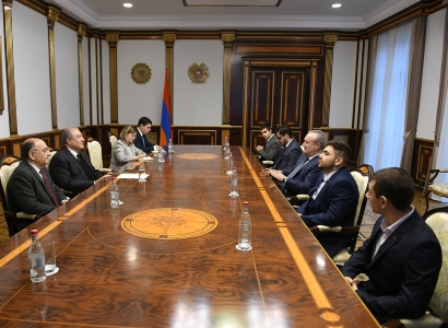 Արմեն Սարգսյանը հյուրընկալել է Միջազգային ուսանողական ծրագրավորման մրցույթին մասնակցած՝ ԵՊՀ թիմին