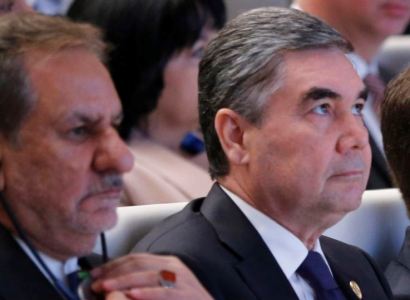 Թուրքմենստանում 40-ից բարձր պաշտոնյաներին պարտավորեցրել են ճերմակ մազեր ունենալ. ԶԼՄ