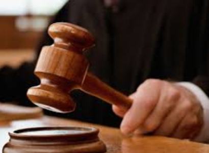 Կանզասի բնակչուհուն կդատապարտեն իր նախկին սիրեցյալի մորը գլխատելու համար
