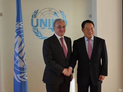 Armenia FM meets with head of UN Industrial Development Organization
