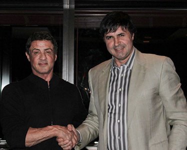 Newspaper: World-famous people ask Armenia PM to review criminal case against Hollywood producer