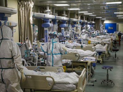 Армия Китая дополнительно направила 2,6 тыс. медиков в Ухань