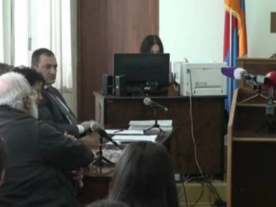 Երեխայի աչքի առաջ հայրը կացնահարում էր մորը. վկան պատմում է՝ ինչպես է փեսան կացնահարել իր կնոջն ու աղջկան