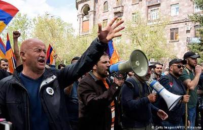 «Հրապարակ». Հանրաքվեի մասին իշխող ուժը մրցույթ է հայտարարել. Հաղթողները կպարգեւատրվեն. տասնյակ առաջարկներ են եղել