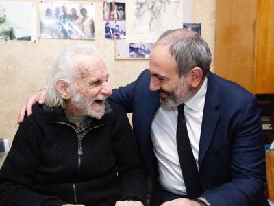 «Աստված հոգիդ լուսավորի, սիրելի Վարպետ»․ Փաշինյանը Երվանդ Մանարյանի հետ լուսանկար է հրապարակել