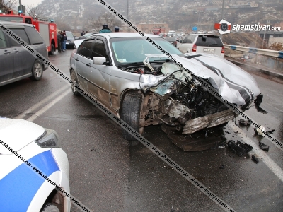 Սարալանջի ճանապարհին բախվել են Porsche Cayenne-ը, Lexus-ը, եւ BMW-ն. մեքենաները վերածվել են մետաղե ջարդոնի (ֆոտո)
