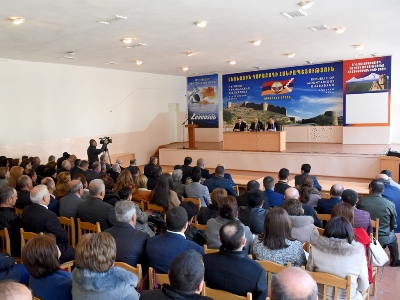 Բակո Սահակյանը աշխատանքային խորհրդակցություն է անցկացրել Ասկերանում