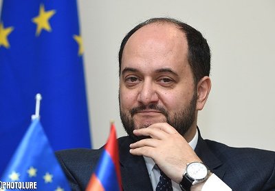 «Հիմա 205 միլիոն մարդ մի դրամ ա տվե՞լ». Հարց՝ Արայիկ Հարությունյանին