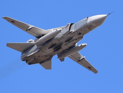 Российские военные опровергли информацию о том, что в Идлибе сбит бомбардировщик ВКС РФ Су-24