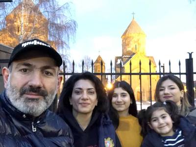Վարչապետը ընտանիքով Ծաղկաձորում է (ֆոտո)