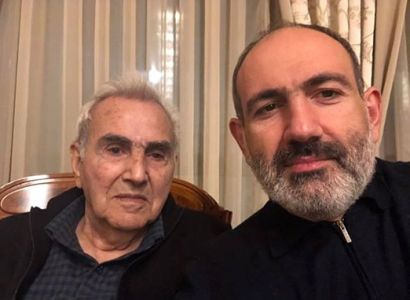 Премьер-министр Армении отмечает день рождения своего отца