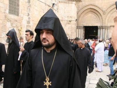 Young man fined for spitting on Armenian clergyman in Jerusalem